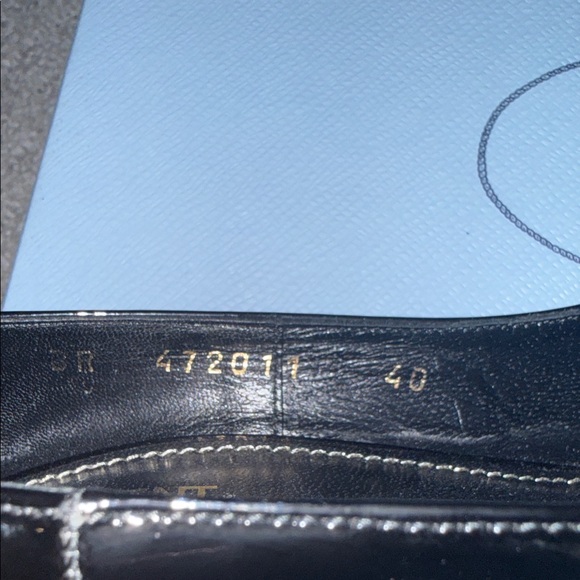 Saint Laurent Black Patent Heels - Picture 8 of 8